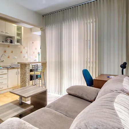 Otimo Apartamento No Centro Mobiliado E Com Garagem-3